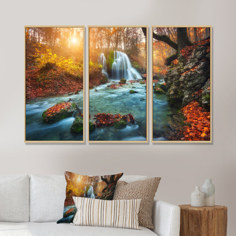 «Fast Flowing Fall River In Forest», ensemble d'art mural sur toile encadré paysage, H 32 po x l 48 po, Érable
