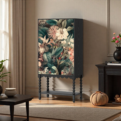 Armoire haute en bois massif clair