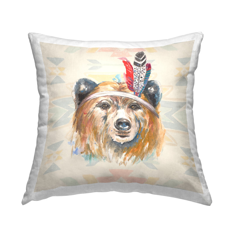 Coussin décoratif à motif d'ours Indigène par Patricia Pinto