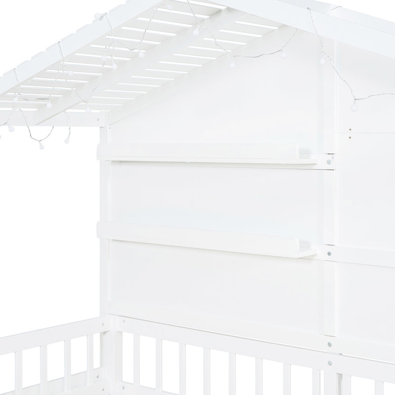 Lit simple avec tablettes, toit blanc captivant et fenêtre attrayante, Blanc