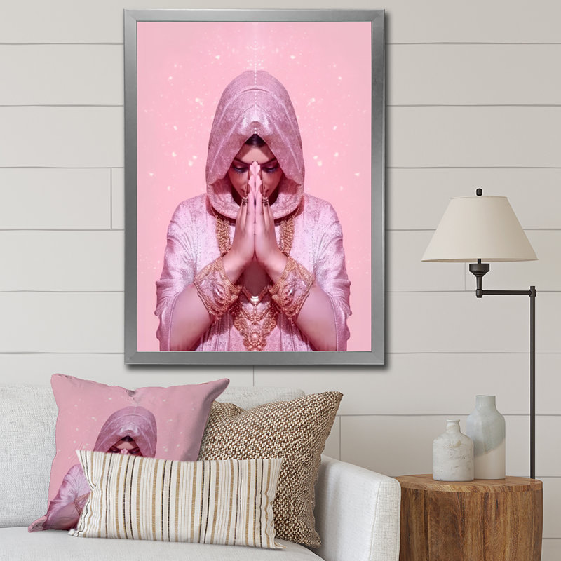 «Namaste Mudra Retro Pink Glam Woman» sur impression sur toile, H 32 po x l 16 po x P 1 po, Cadre simple argenté