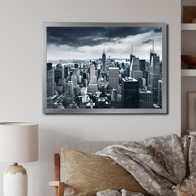 «Skyscrapers Urban Elegance I», reproduction sur toile, H 12 po x l 20 po x P 1 po, Cadre simple argenté