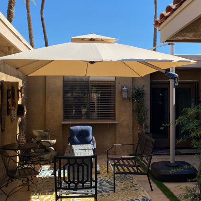 Parasol en porte-à-faux carré 12 pi x 12 pi avec base à roulettes Rheann, beige
