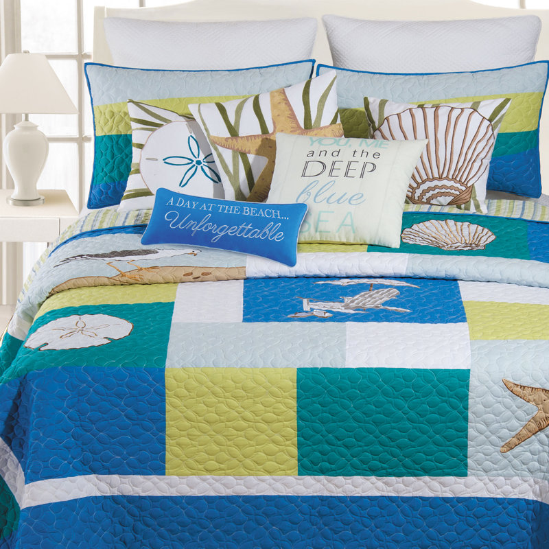 Oasis Cotton Reversible Patchwork Coastal Quilt, King Quilt