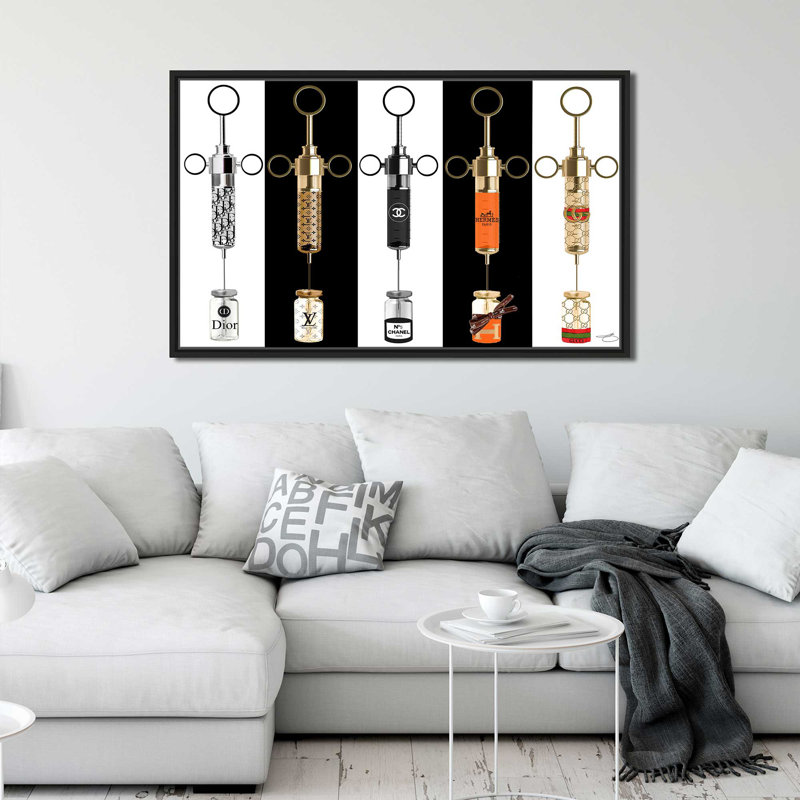 «Shot Of Couture (Horizontal)» par Jodi - impression, H 31,5 po x l 51,5 po x P 2 po, Cadre flottant noir
