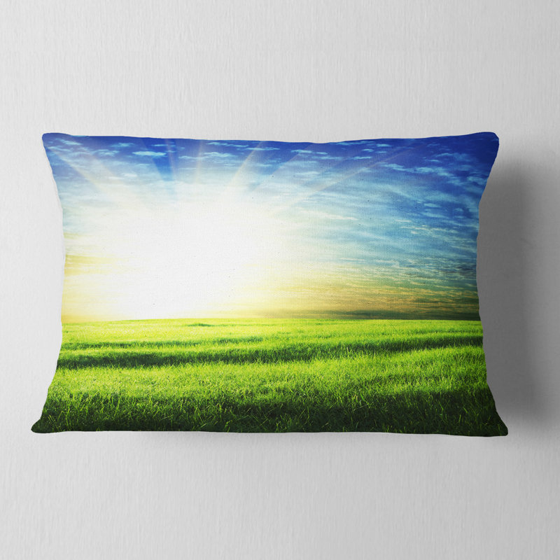 Coussin lumineux Bright Field At Sunrise