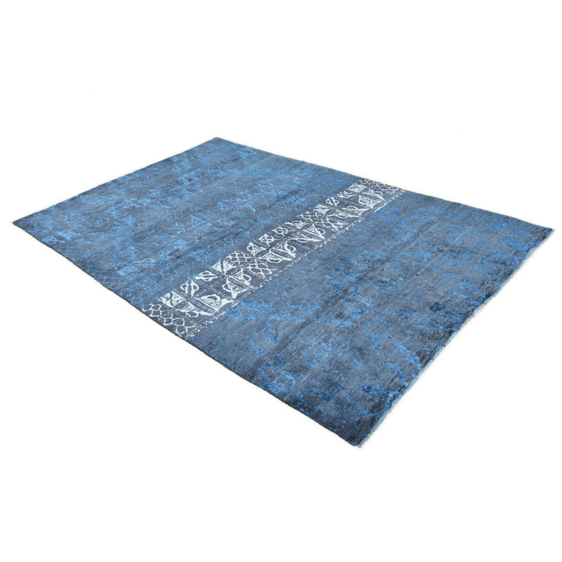 Tapis bleu Judy