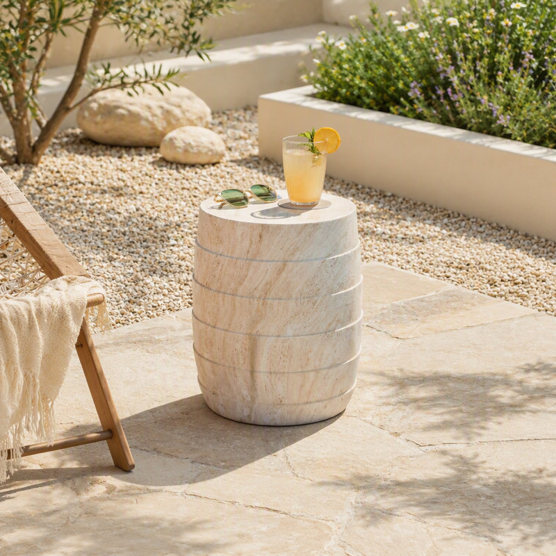 Table d'appoint d'extérieur moderne à l'apparence de travertin MGO moderne, table d'appoint toutes saisons avec texture nervurée pour patio, balcon et salon