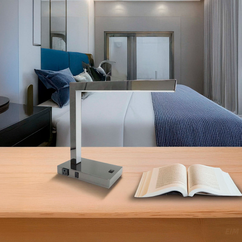 Lampe de bureau moderne à DEL avec prise USB et prise de courant, conception écoénergétique et peu encombrante pour les intérieurs contemporains