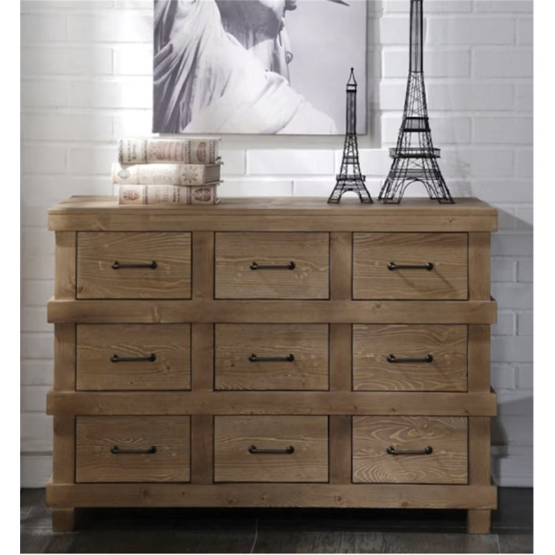 Commode exquise en chêne antique avec beaucoup de rangement et tiroirs lisses