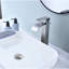 Robinet pour salle de bain à poignée simple avec drain escamotable Waterfall