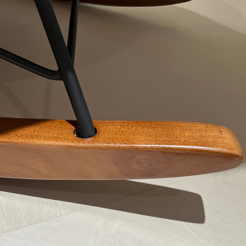 Chaise berçante moderne rembourrée