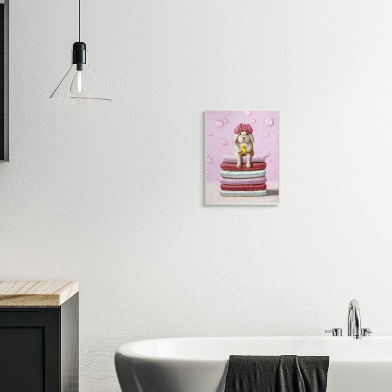 Joli bébé lapin sur les serviettes de bain, bulles de savon par Lucia Heffernan - impression, Plaque murale