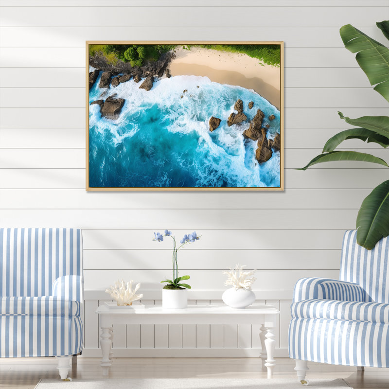 Vue aérienne de la plage rocheuse II - plage et océan, art mural, Cadre flottant brun, H 24 po x l 32 po x P 1 po