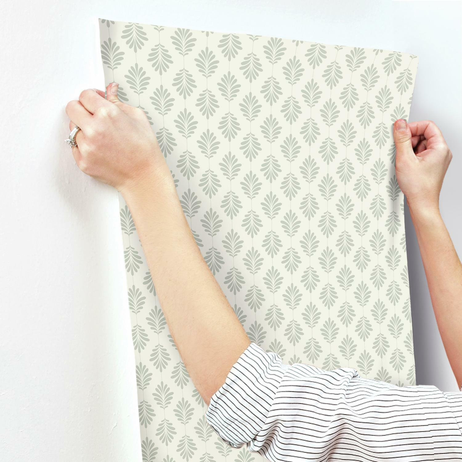 Saskia Modern Floral Wallpaper, Green