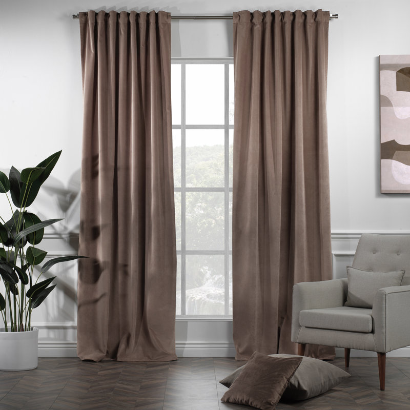 Decorative Double Panel in Matt, Extra Wide X Extra Long, L 52 po x L 72 po, 19 castors