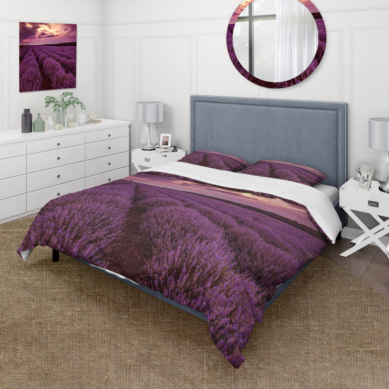Sunrise & Dramatic Clouds Over Lavender Field III - Ensemble de housse de couette Farmhouse - Microfibre de polyester