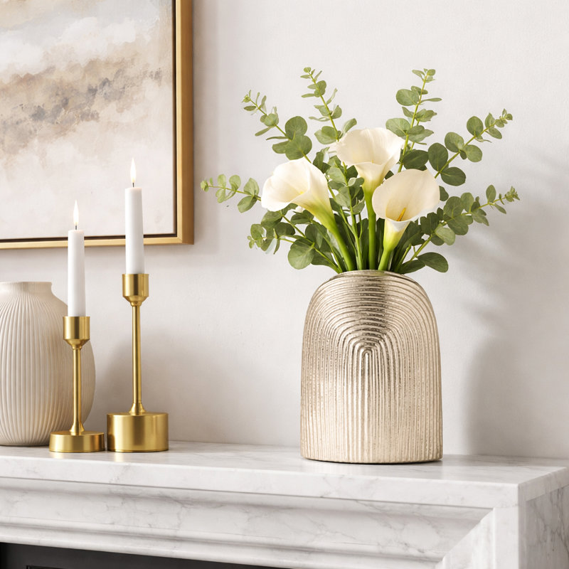 Vase de table en métal texturé à arche pour la décoration intérieure, Argent argent, H 11 po x l 8 po x P 4 po
