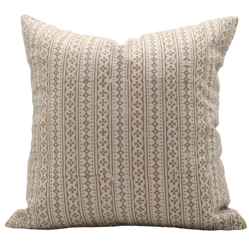 Coussin décoratif fait à la main à motif floral imprimé Fab Fabine - Doji, H 16 po x l 16 po, Carré