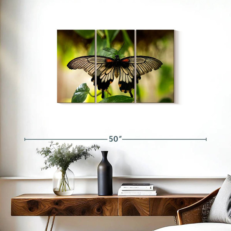 Brampt Monarch Butterfly, 20" H x 33" W