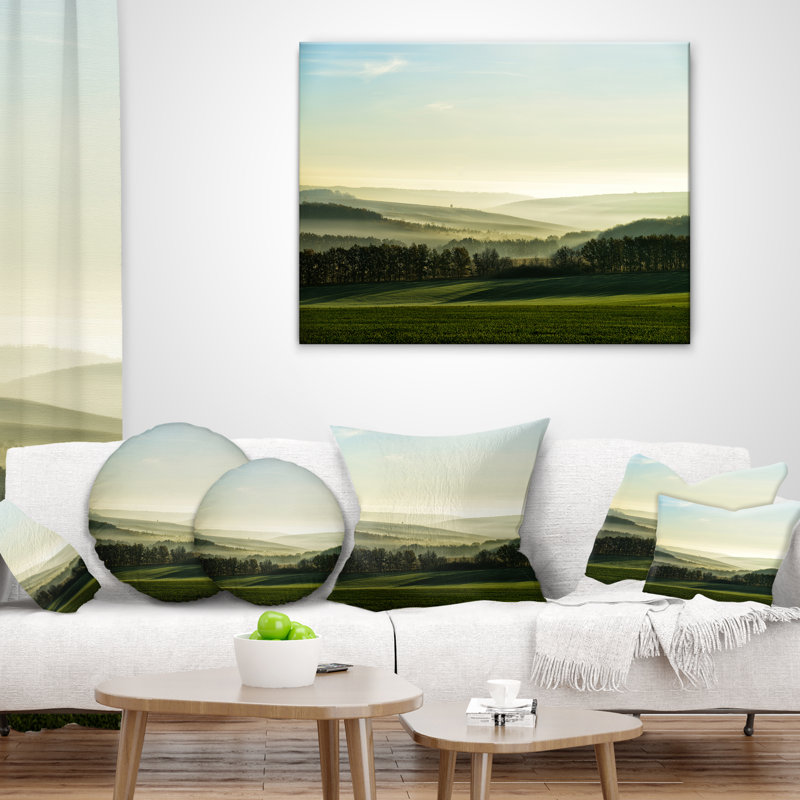 Coussin imprimé «Hills in the brouillard», 16 po x 16 po, Coussin décoratif