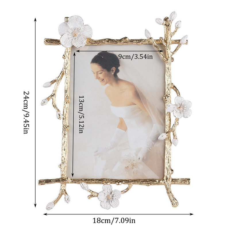 Cadre photo de mariage européen en alliage de métal luxueux 6 pouces à motif de fleurs, Blanc / Doré
