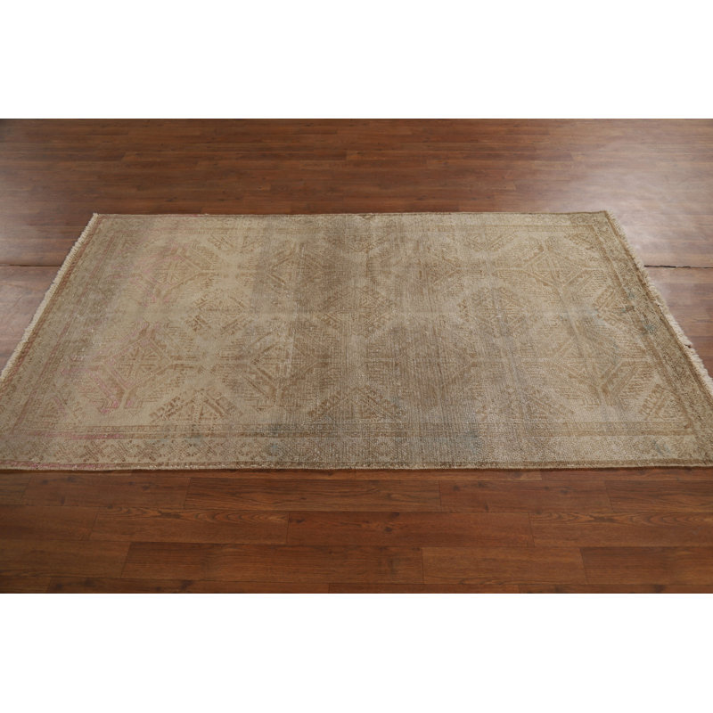 Tapis beige doré à motif géométrique 4 x 7