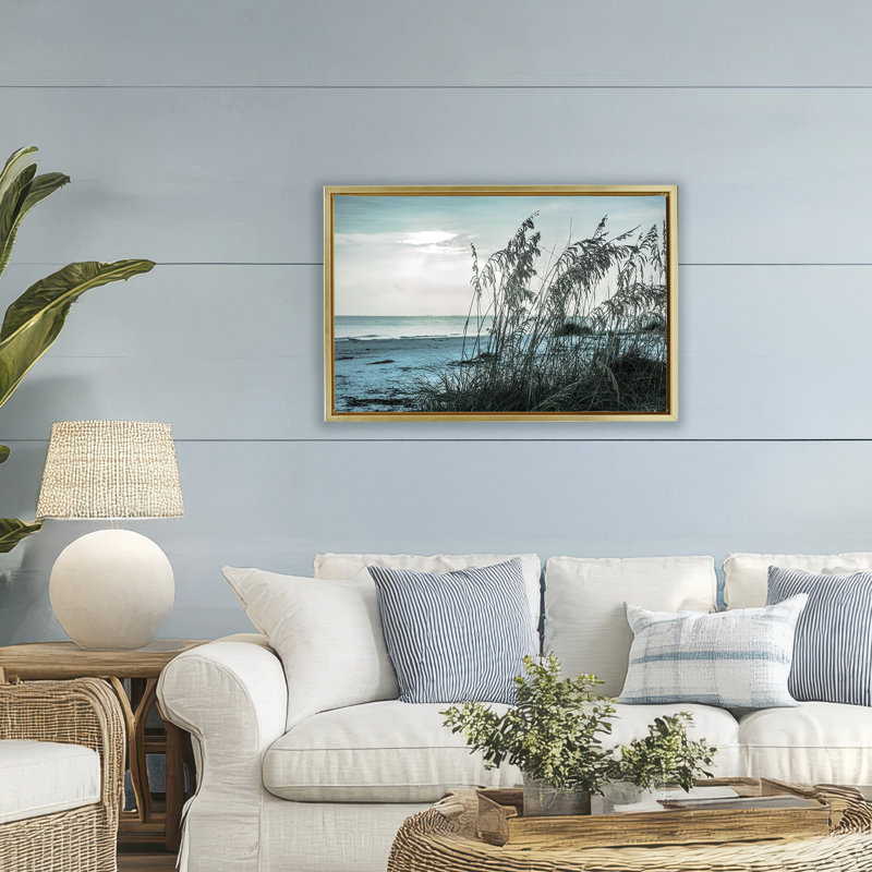 Cadre flottant Turquoise Waters Horizon, design par Seven Trees Design, H 21 po x l 31 po, Cadre flottant métallique doré