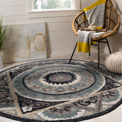 Tapis géométrique gris / noir / bleu en laine crocheté à la main