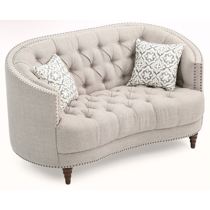 Causeuse élégante gris clair pour les espaces confortables, parfaite pour les petites pièces et les sièges confortables
