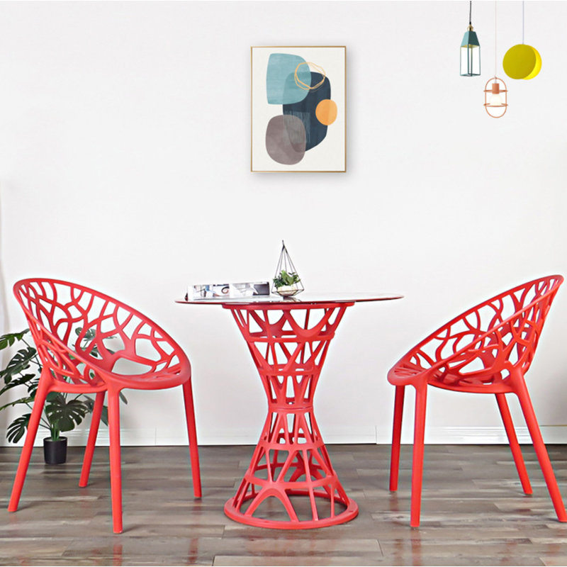 Les chaises de dossier peuvent être empilées avec des chaises en plastique épais avec accoudoirs et des chaises de loisirs creuses pour l'extérieur sur le balcon. (Ensemble de 4)