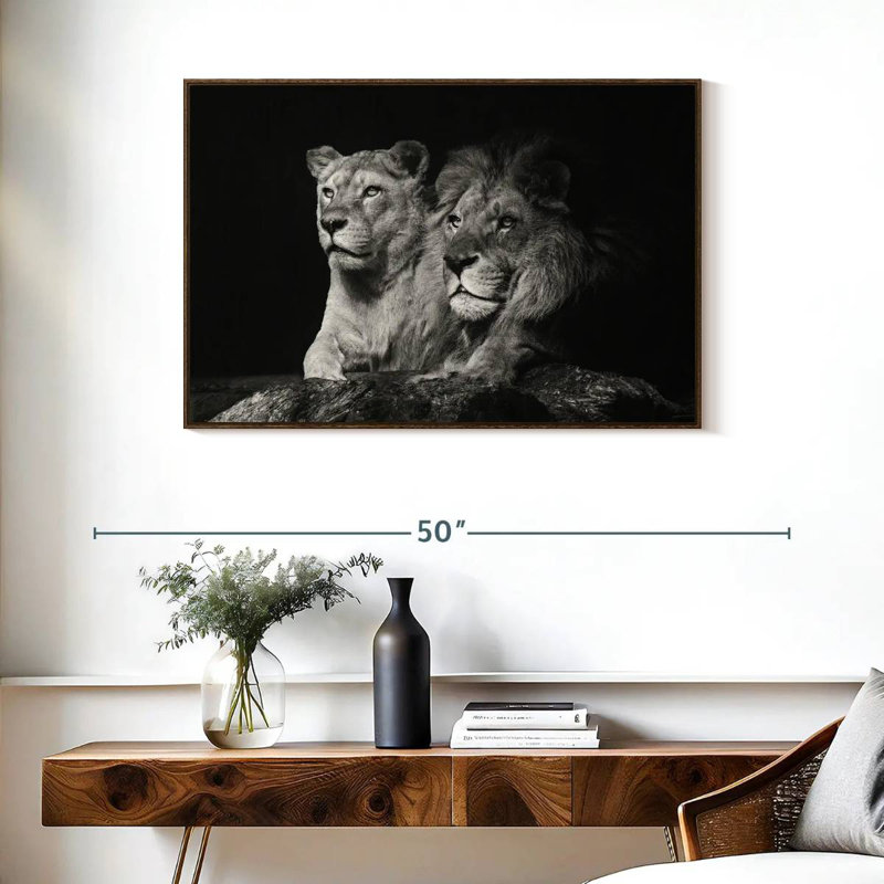 Lion et compagnons de lionne, 37 po x 25 po, Cadre flottant en noyer