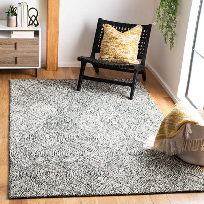 Tapis noir Vedika
