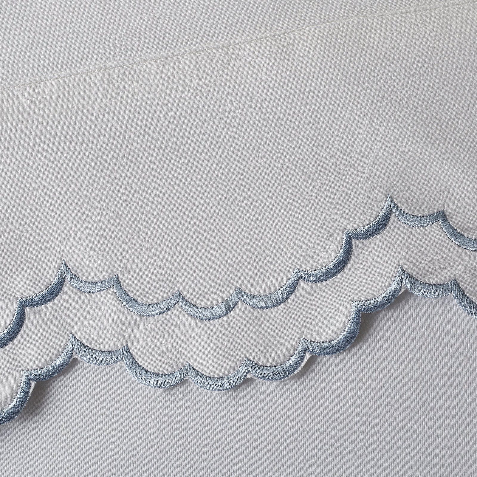Bara Cotton Sheet Set, Queen Sheet Set with 2 Pillowcases, Blue/White