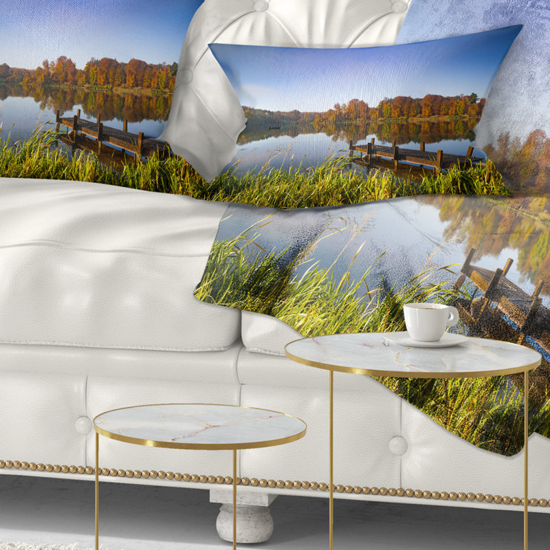 Oreiller Still Waters of Fall Lake - paysage imprimé