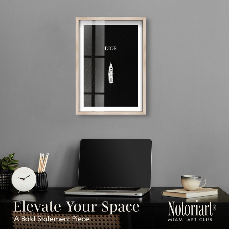 «Glam Dive Shadowbox Print» par Notoriart, H 25 po x l 17 po, Crème, crème