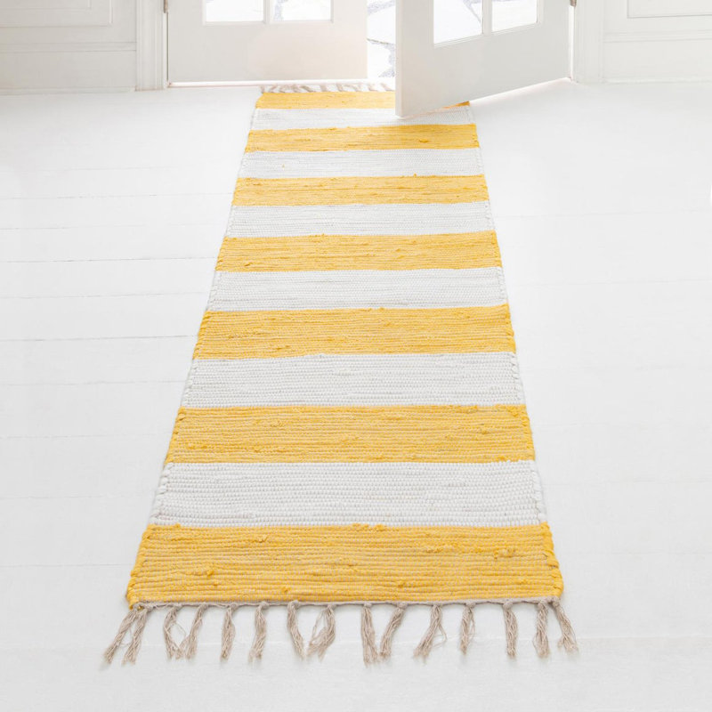 Tapis rectangulaire rayé en coton noué à la main jaune / blanc Abishanth, Tapis de couloir 2 pi 2 po x 8 pi