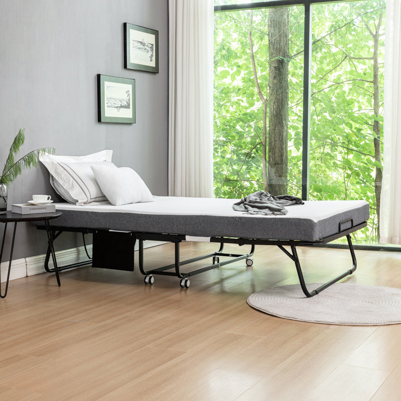 Lit pliant avec matelas en mousse douce: 75 po x 45 po, construction en métal, housse de rangement, structure confortable avec roulettes, portable