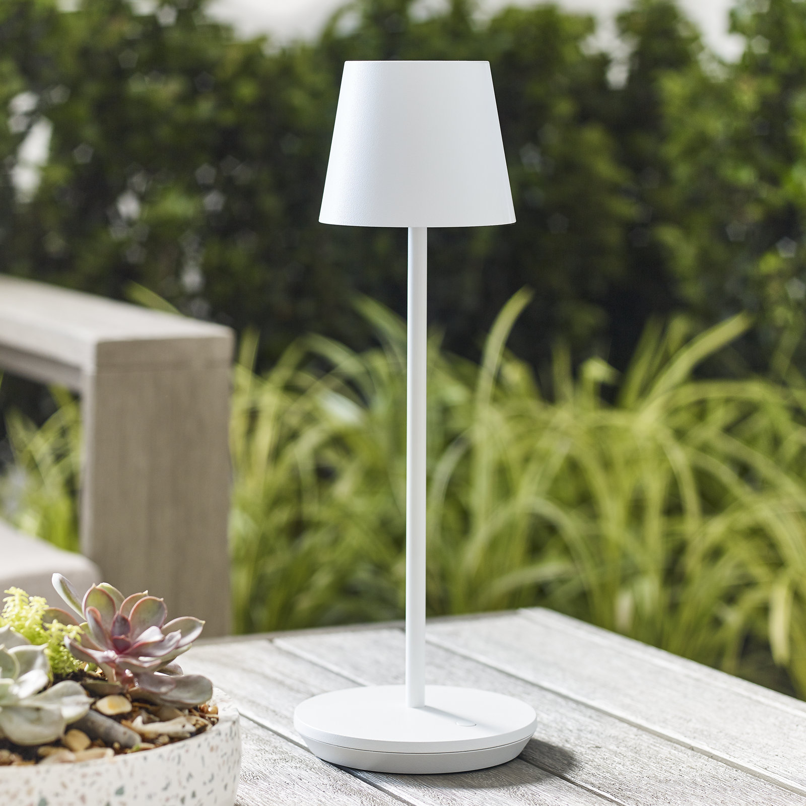 Visual Comfort Nevis Table Lamp, Matte White