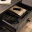Table d'appoint, finition brune