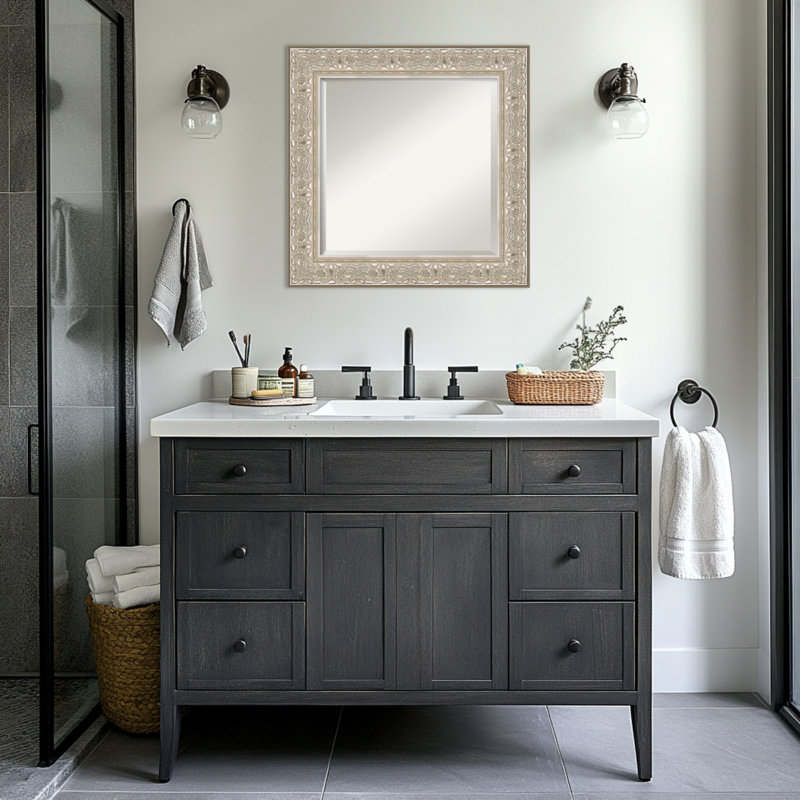 Miroir mural pour salle de bain Luxe, 26,75 po x 22,75 po, Crème argent