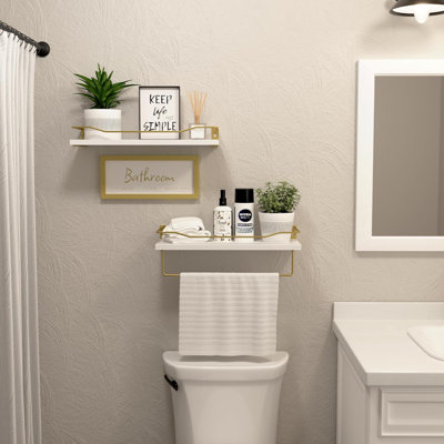 Tablettes flottantes avec décoration murale