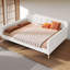 Grand lit de jour rembourré avec accoudoirs et structure en bois, canapé-lit en tissu de lin-865456520