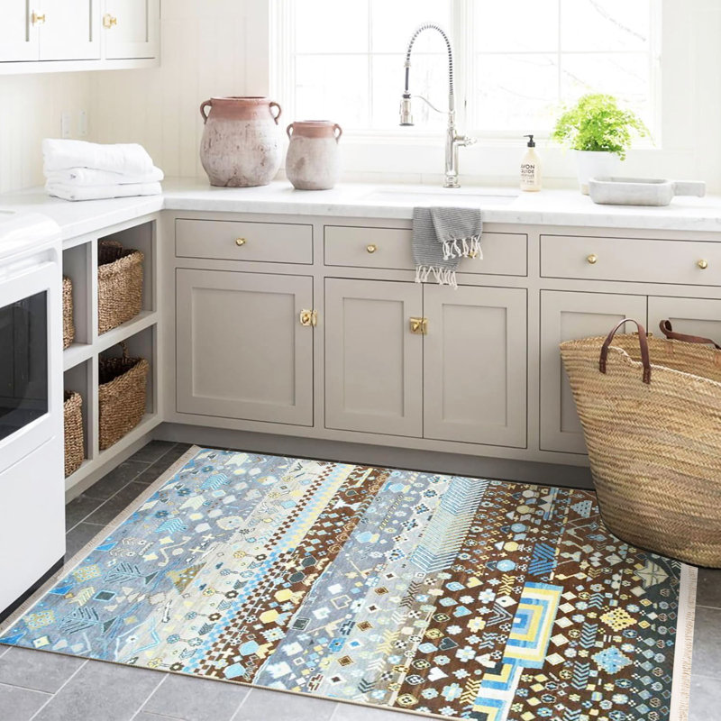 Tapis décoratif moderne à motif bleu traditionnel Barcelona Collection Barcelona, Rectangle 3 pi 11,24 po x 5 pi 10,87 po