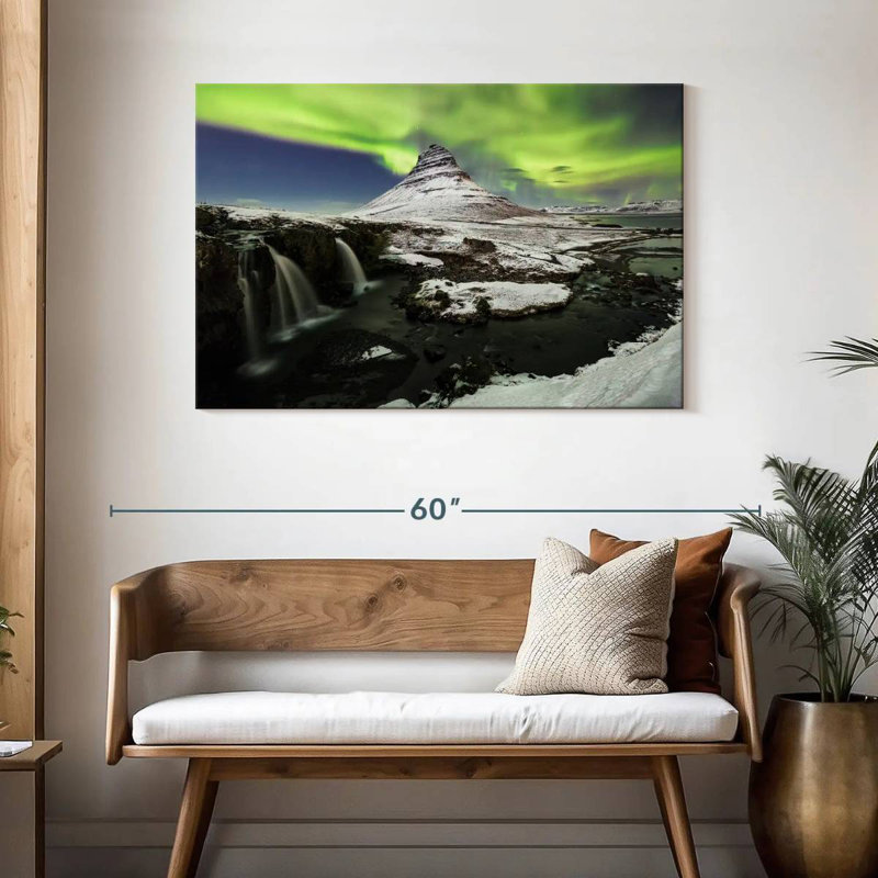 Alvord lumières polaires au-dessus de Kirkjufell, H 30 po x l 45 po