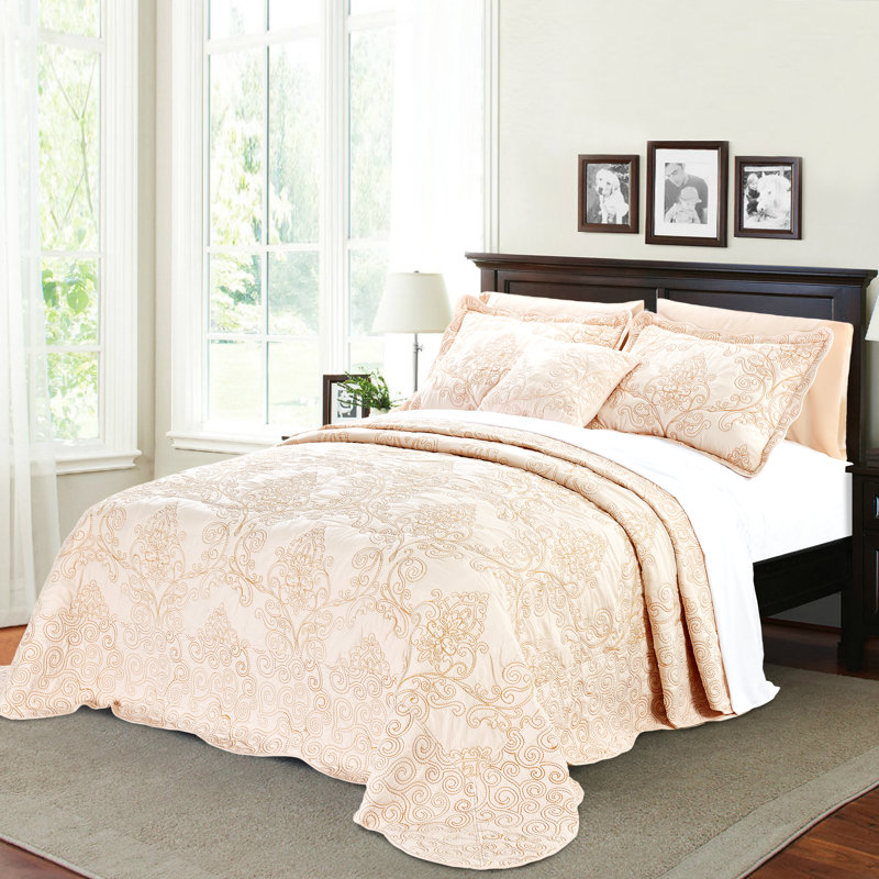 4 Piece Damask Oversized Embroidery Bedspread Set, King Quilt + 2 King Shams + Throw Pillow, Salmon