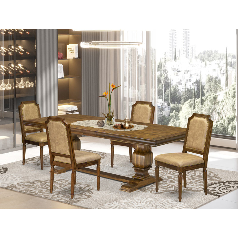 L'ensemble de table de cuisine 5 pièces se compose d'une table de salle à manger et de 4 chaises de salle à manger en cuir de polyuréthane beige avec un dossier haut et une finition noyer antique