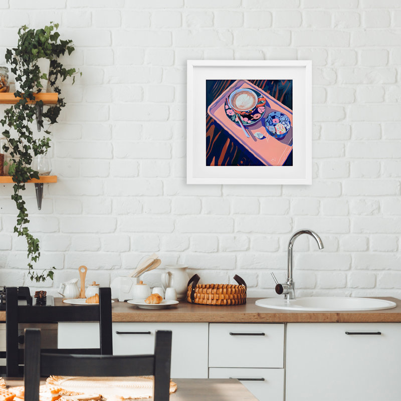 «Vibrant Modern Latte Tray», impression encadrée sous verre, design par Walker Noble, H 13 po x l 13 po, Cadre blanc côtier