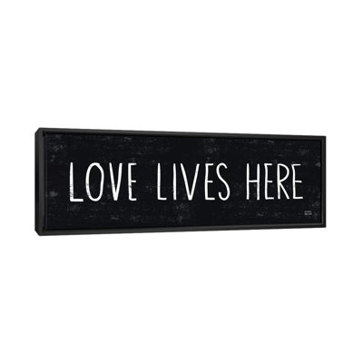 «Love Lives Here», art textuel sur toile