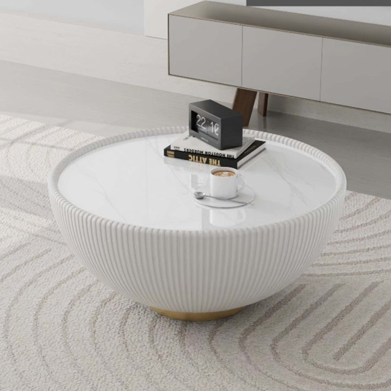 Table de bout moderne en bois fritté avec plateau en pierre et base en métal robuste pour le salon, la chambre à coucher ou le bureau.